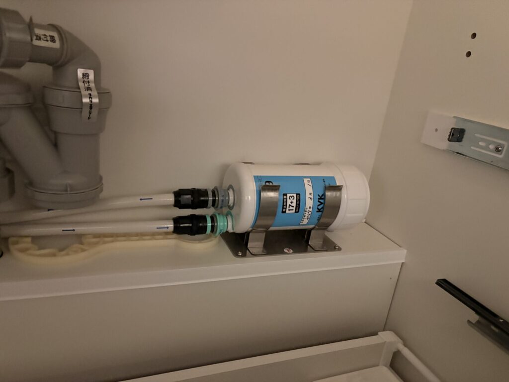タカラスタンダード「オフェリア」の浄水カートリッジ取り付け位置
